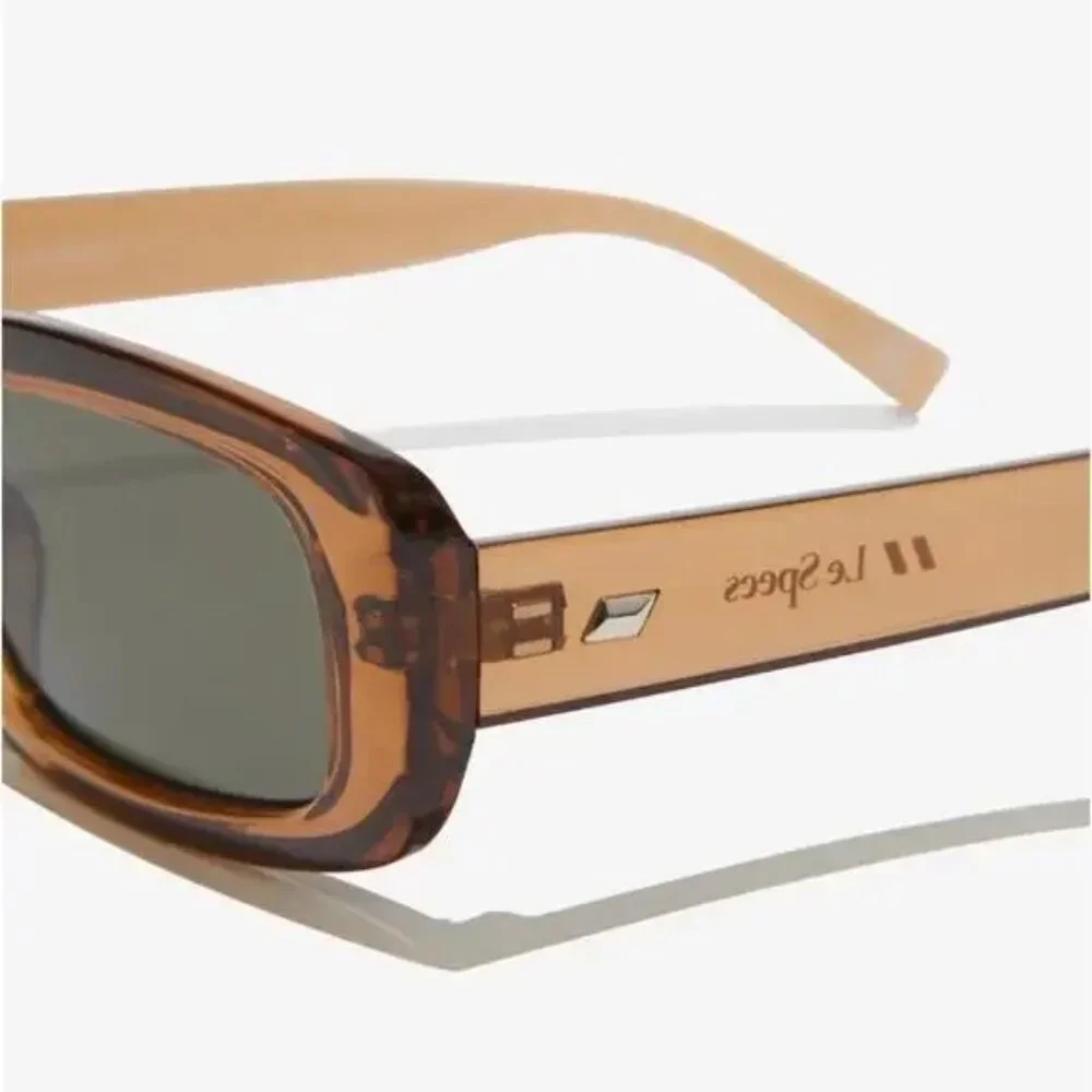 NWT Le Specs Dynamite Sunglasses In Tobacco MSRP $55 Retro Classic Preppy - Picture 3 of 4